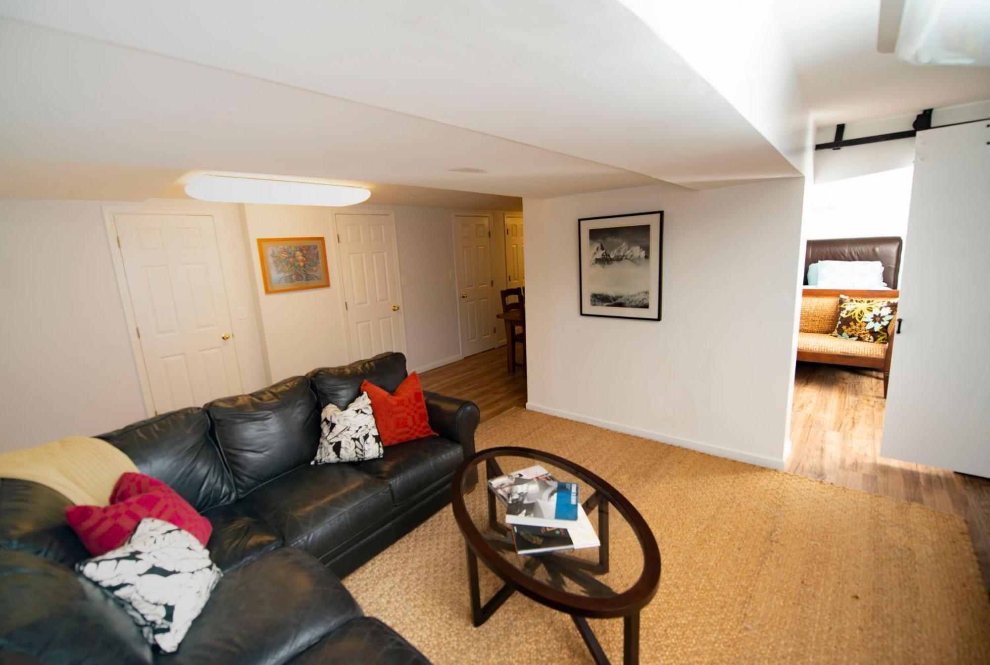 2 Bedroom By Zoo, Metro, Park And Embassies In Forest Hills - Best Location Washington Exterior foto